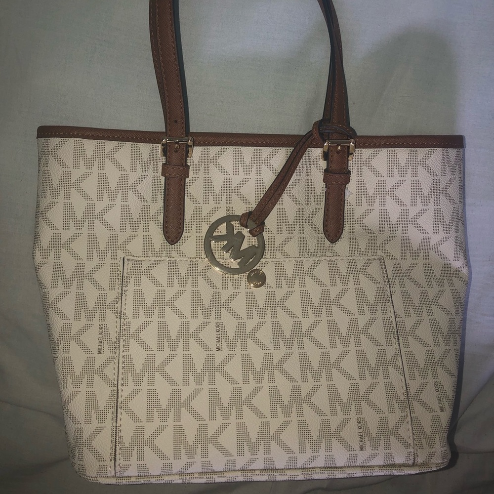 BRAND NEW WITHOUT TAGS MICHAEL KORS HANDBAG